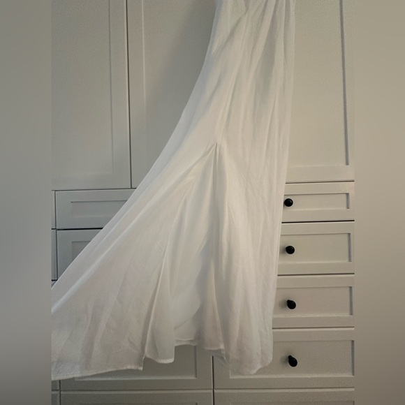 ARITZIA BABATON Lustria Maxi Dress in White. Front slit. Small. - Picture 6 of 9